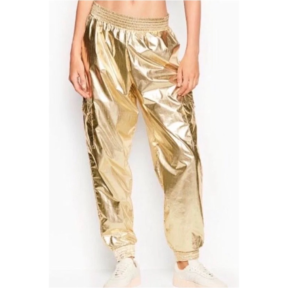 Victoria Sport Metallic Jogger 💖💕